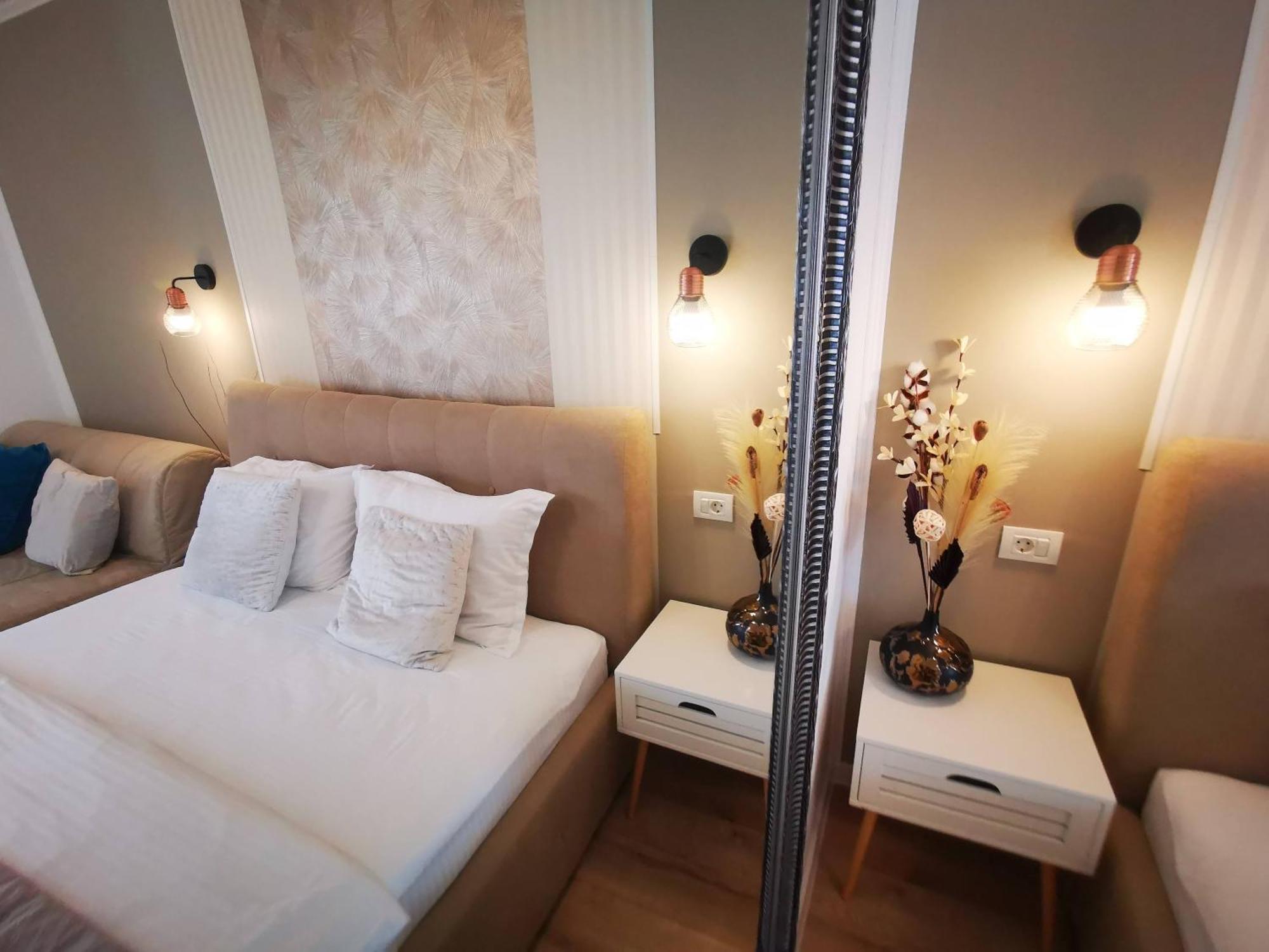Aldira Studio Arena Nationala Bukarest Exteriör bild